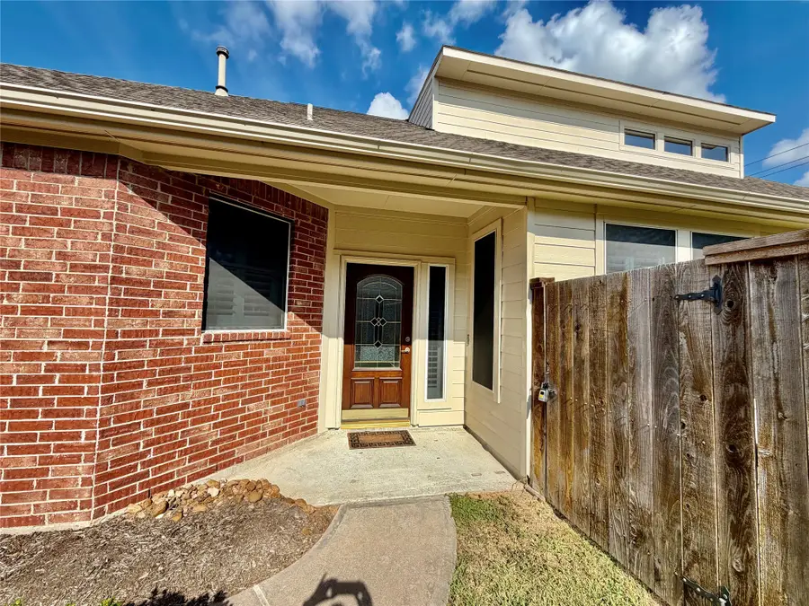 1407 Capri Place Lane, Pearland, TX 77581 - Image #3