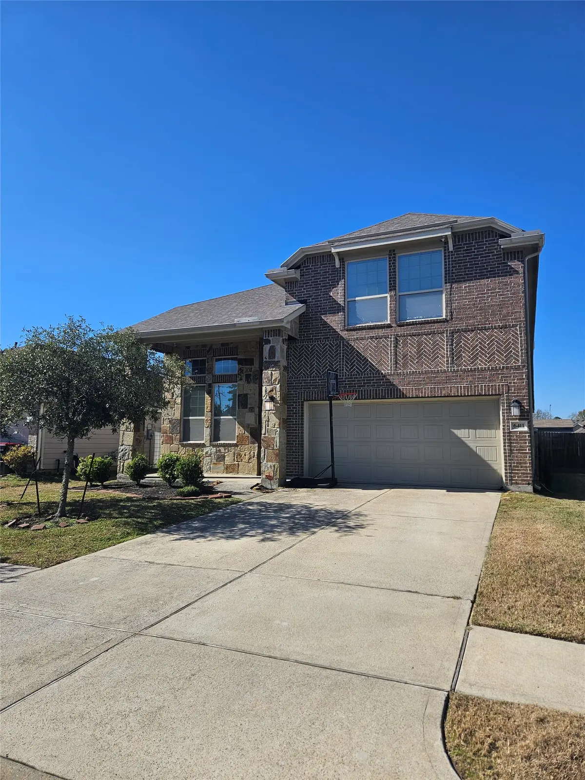 6411 Hunters Trace Lane, Baytown, TX 77521 - Image #1