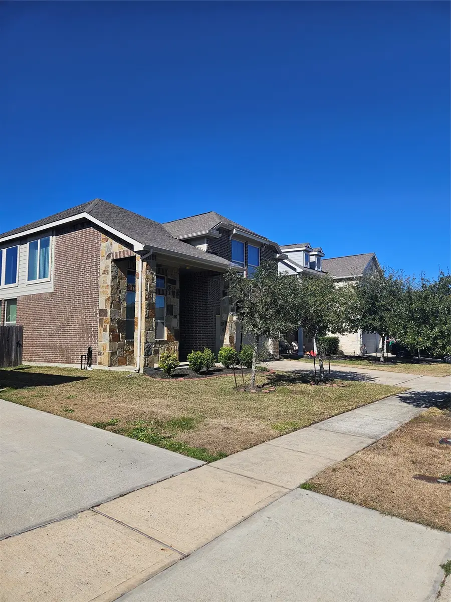 6411 Hunters Trace Lane, Baytown, TX 77521 - Image #3