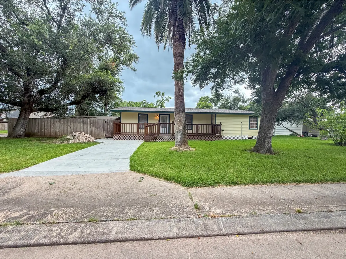 301 Azalea Street, Lake Jackson, TX 77566 - #1