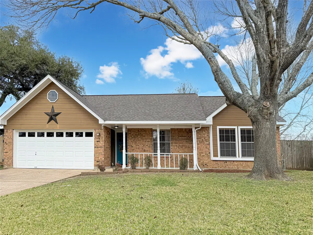 419 Narcissus Street, Lake Jackson, TX 77566 - #1