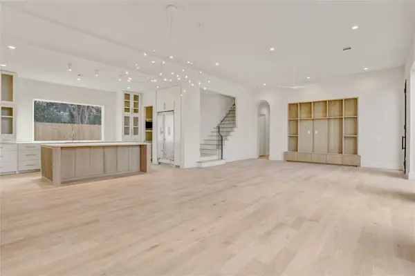 1619 Woodvine Drive, Houston, TX 77055