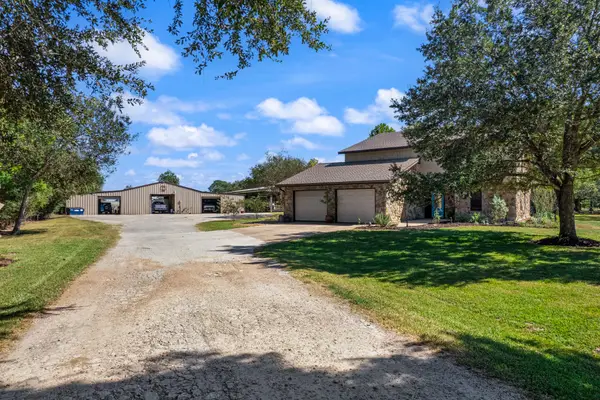 2215 Avenue Q, Santa Fe, TX 77510