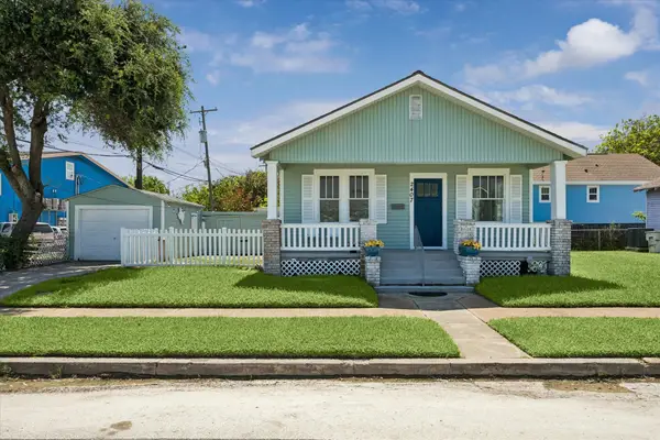 2407 41 St Boulevard, Galveston, TX 77550