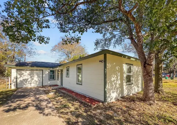 2208 Norwood Drive, Orange, TX 77630