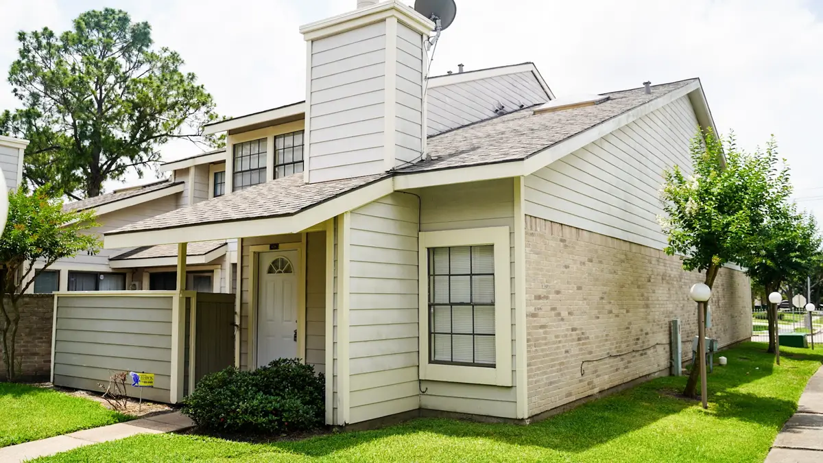 11881 Bob White Drive #828, Houston, TX 77035 - Image #1