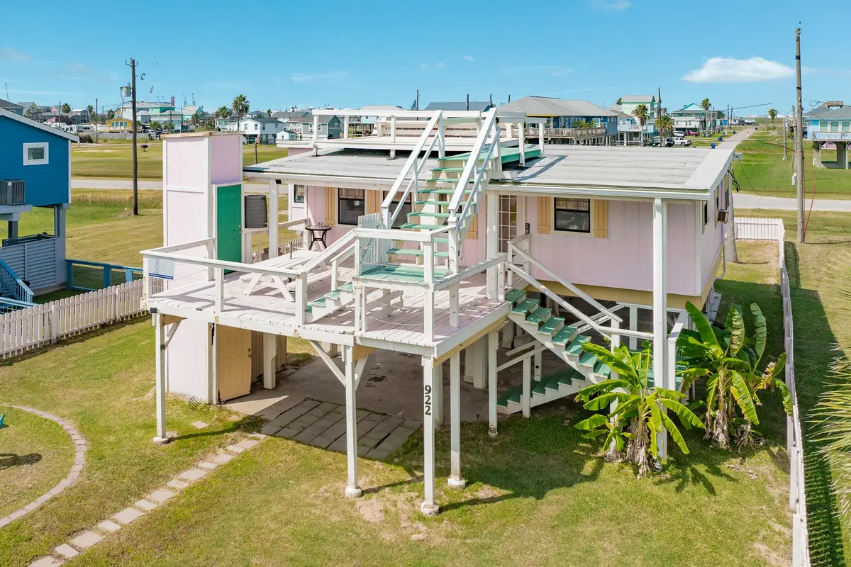 922 Seashell Drive, Surfside Beach, TX 77541 - Image #1