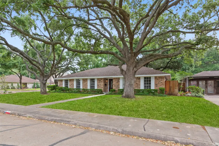 2001 Briar Lane, Richmond, TX 77469 - #2