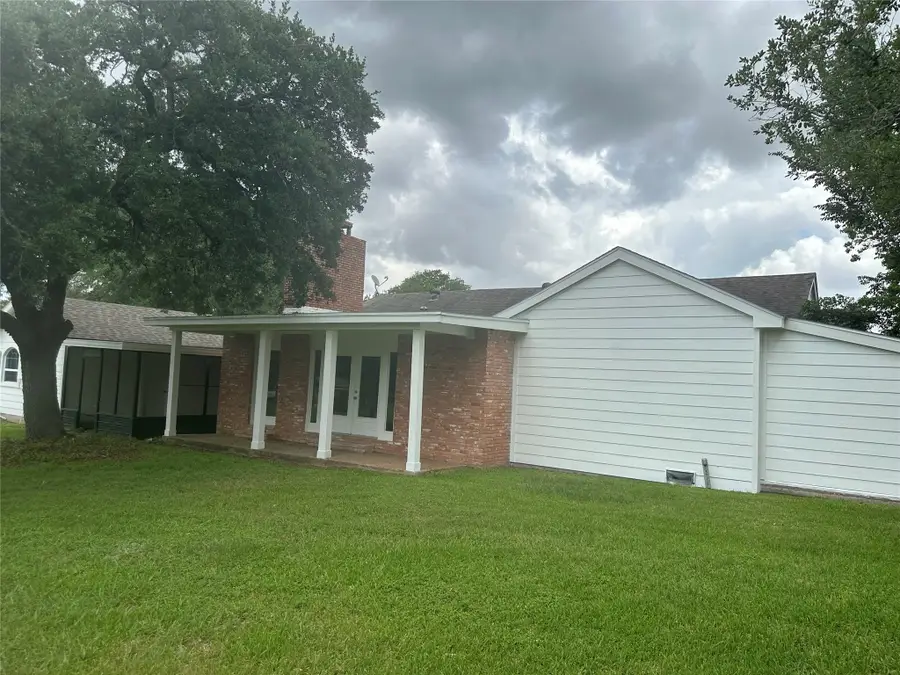 603 S Mccarty Avenue, Eagle Lake, TX 77434 - Image #3