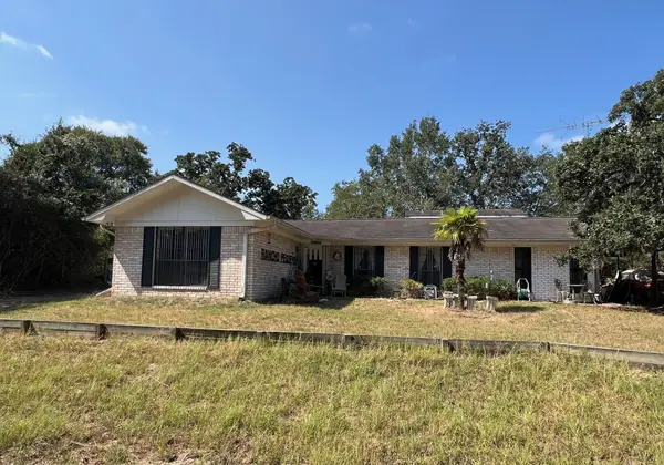 499 Hickory Creek Road, Bellville, TX 77418