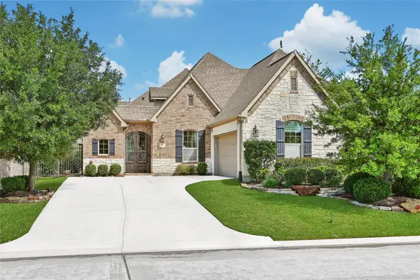 15 S Lochwood Way, Tomball, TX 77375