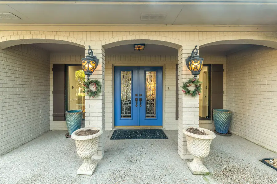 20 Amherst Court, Conroe, TX 77304 - Image #2