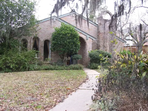 8231 Fernbrook Lane, Houston, TX 77070