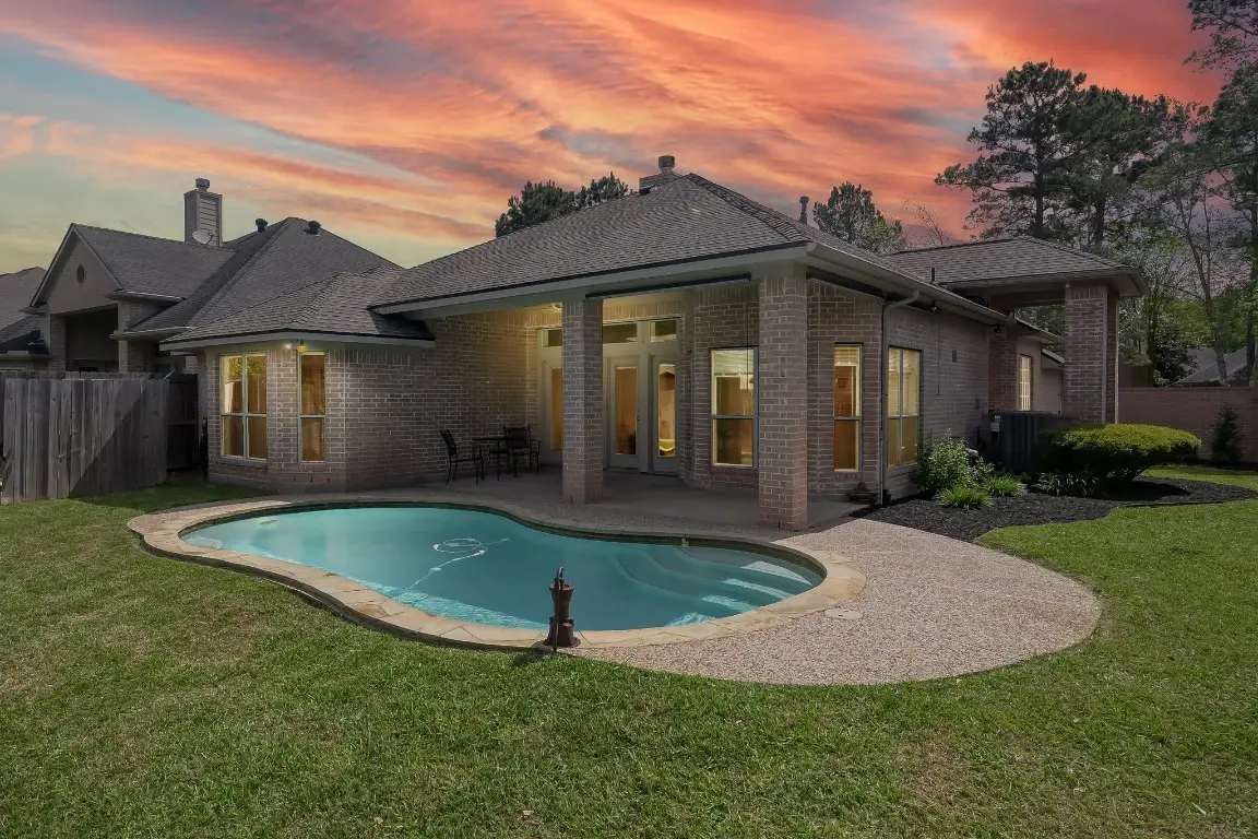 15 Rockledge Drive, The Woodlands, TX 77382 - #1