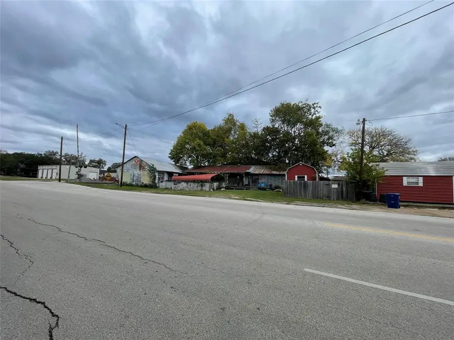 901 N Washington Avenue, Livingston, TX 77351 - Image #2