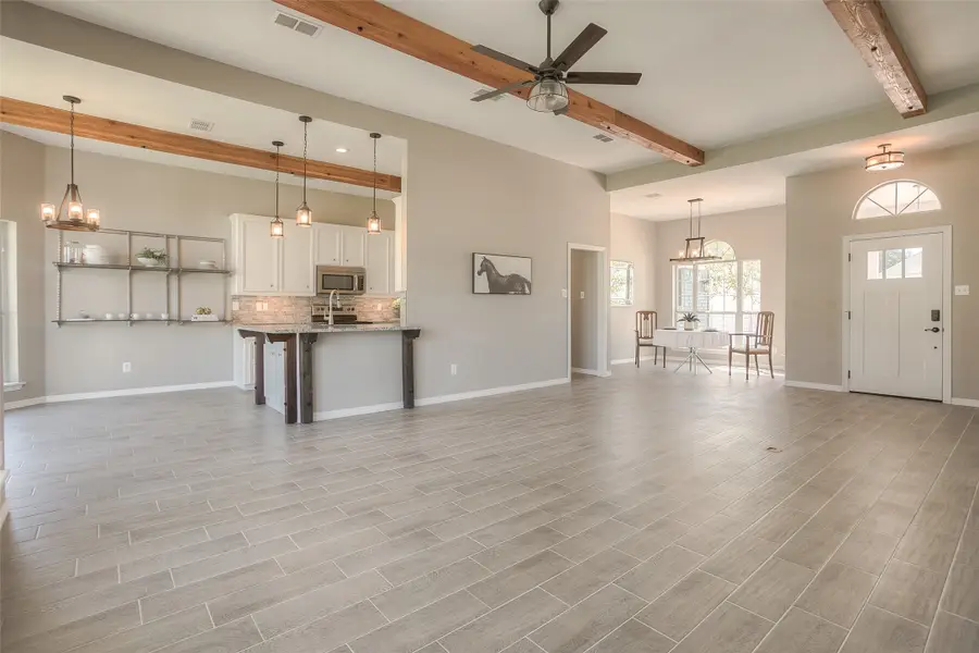 319 Brook Hollow Drive, Huntsville, TX 77340 - Image #3