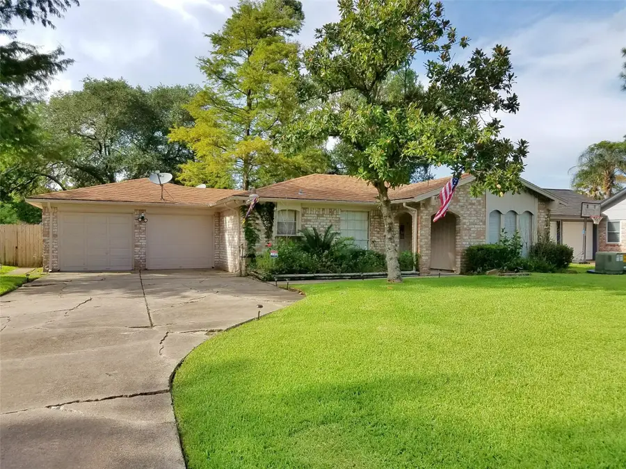 3800 Kingsway Drive, Baytown, TX 77521 - #2
