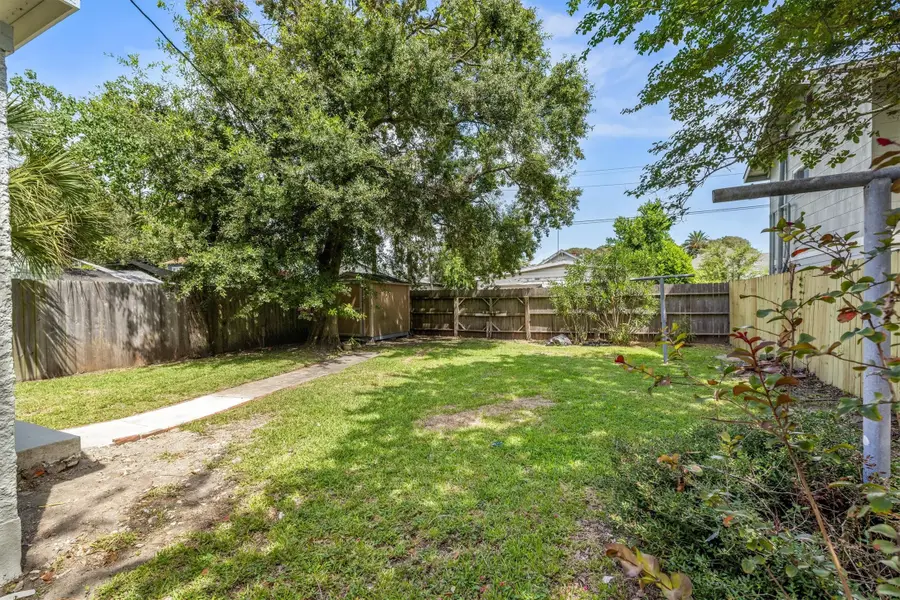 3406 Avenue Q 1/2, Galveston, TX 77550 - #3