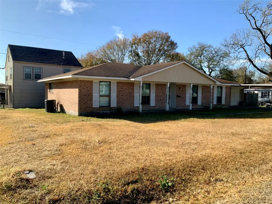 301 Travis Street, Baytown, TX 77520 - #2