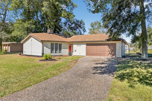 2210 Link Avenue, Orange, TX 77630