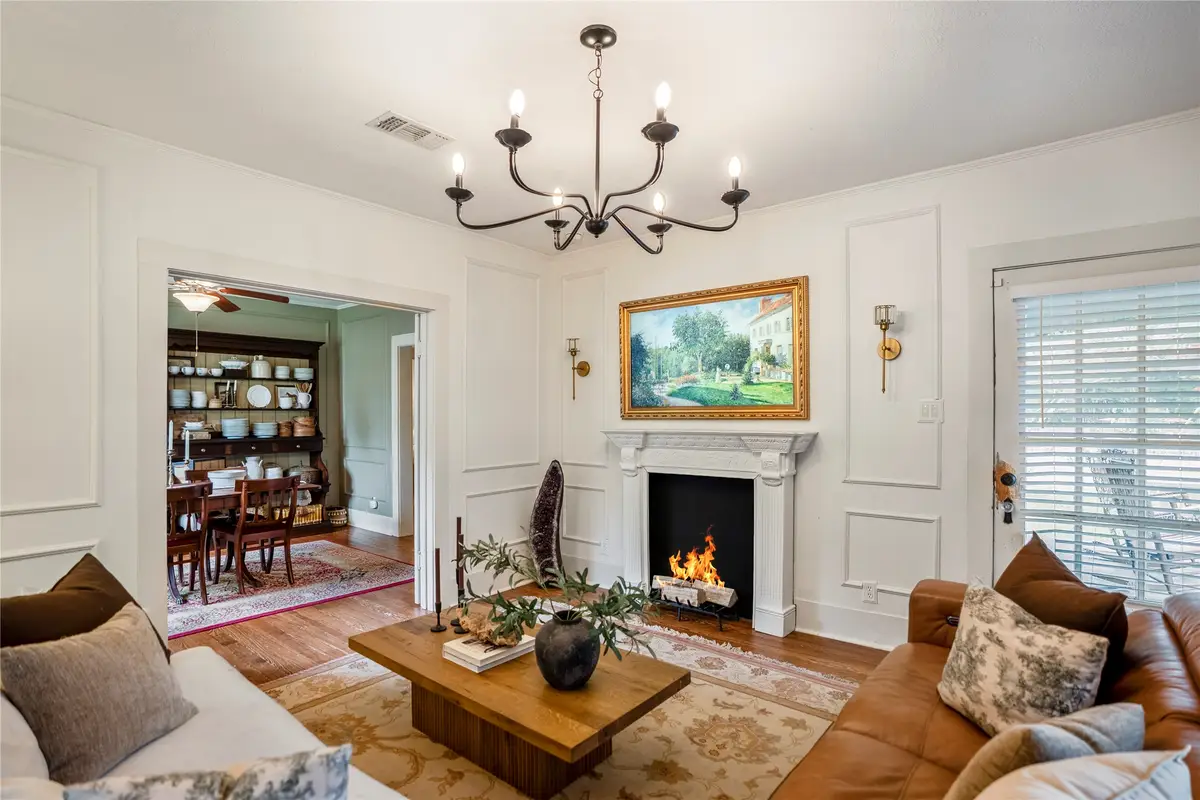 907 Clinton Street, Brenham, TX 77833 - #1