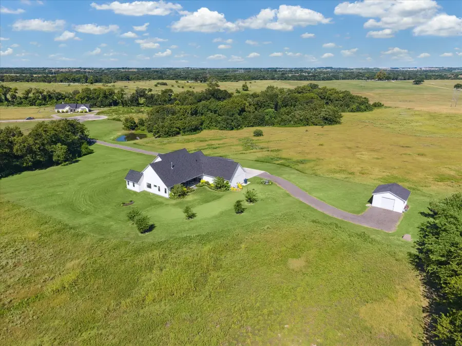 1009 Century Terrace Terrace, Brenham, TX 77833 - Image #3