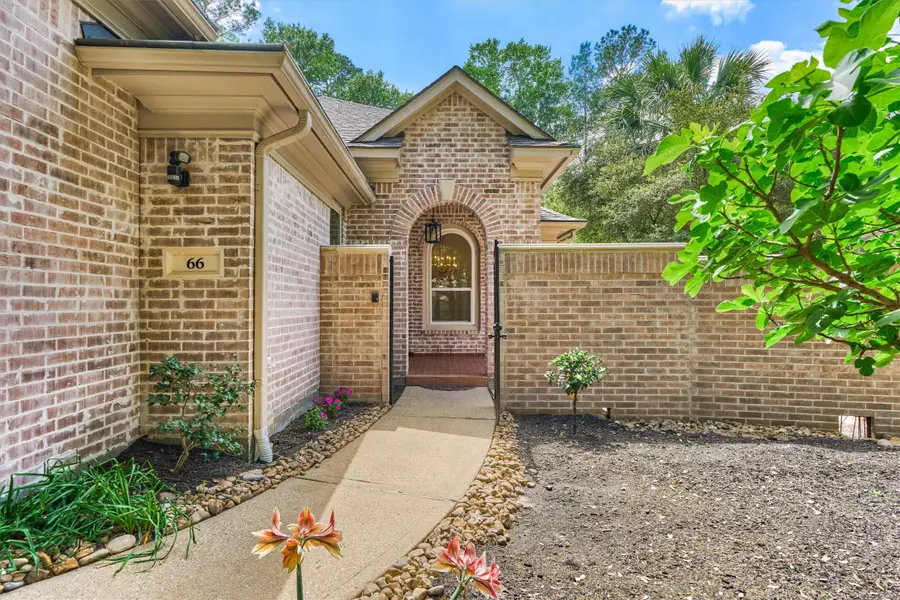 66 S Castlegreen Circle, The Woodlands, TX 77381 - #2