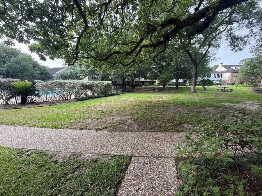 12975 Trail Hollow Dr Avenue, Houston, TX 77079 - #2