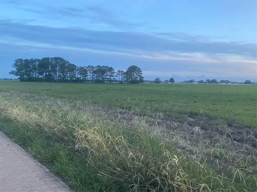 607 Longhorn Trail, Angleton, TX 77515 - Image #2