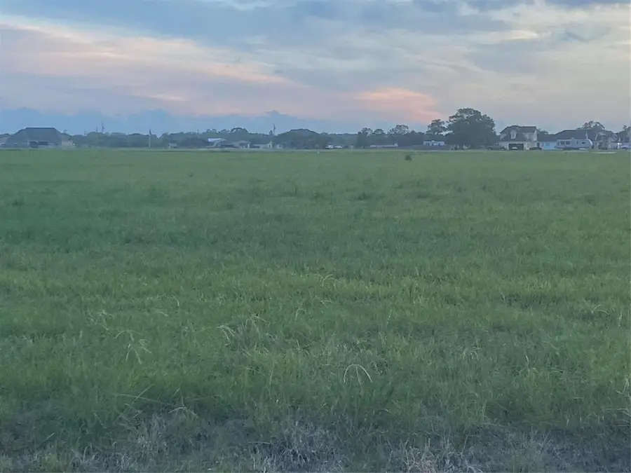 607 Longhorn Trail, Angleton, TX 77515 - Image #3