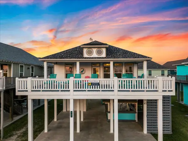 966 Pelican Lane, Port Bolivar, TX 77650