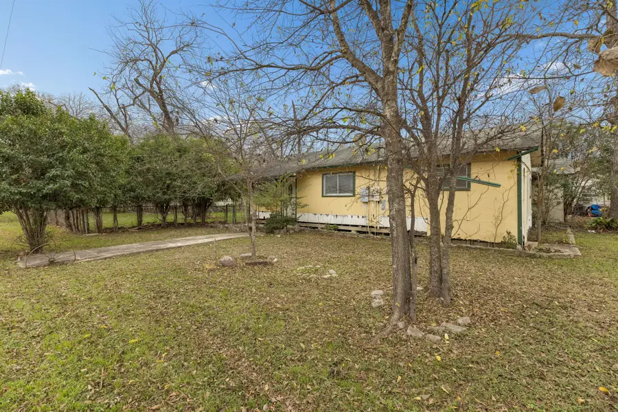 220 S Live Oak Avenue, New Braunfels, TX 78130 - Image #3