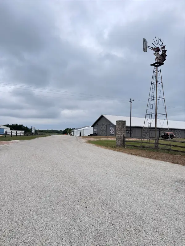 109 Compound, Round Top, TX 78954