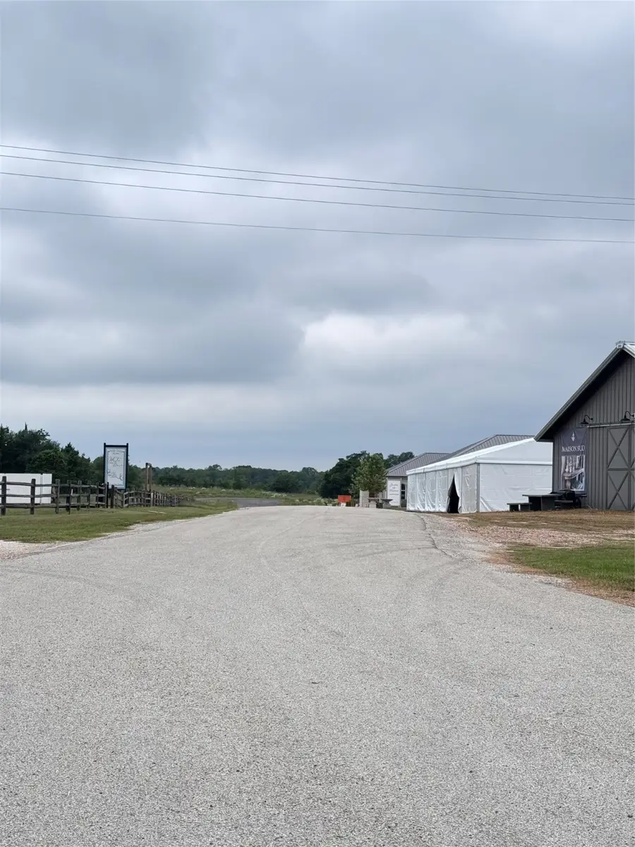 109 Compound, Round Top, TX 78954 - Image #2