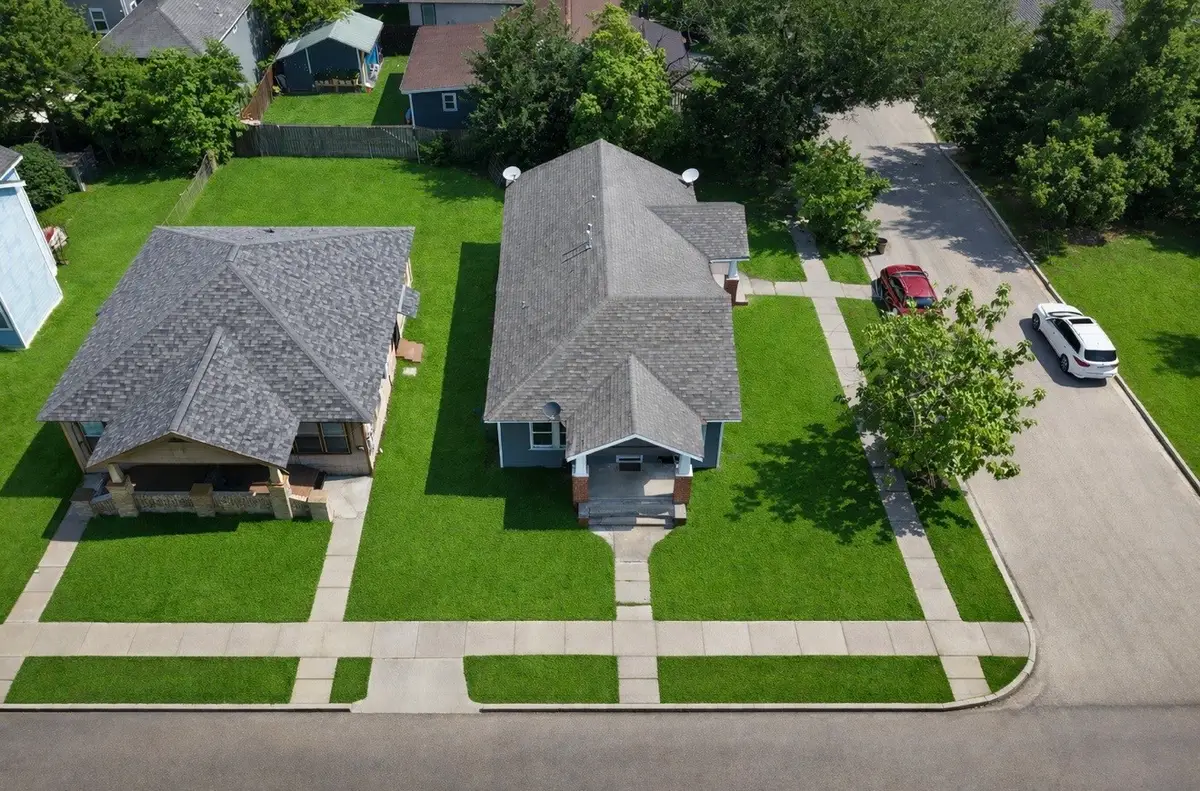 300 W James Street, Baytown, TX 77520 - #1