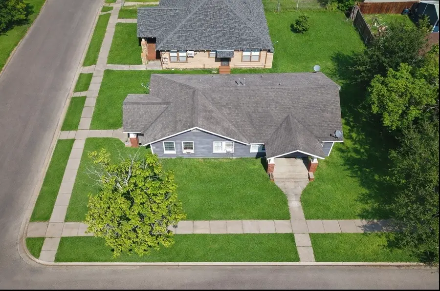 300 W James Street, Baytown, TX 77520 - #3