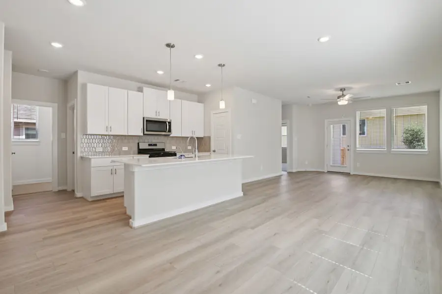 29131 Farmhouse Estates Drive, Waller, TX 77484 - Image #2