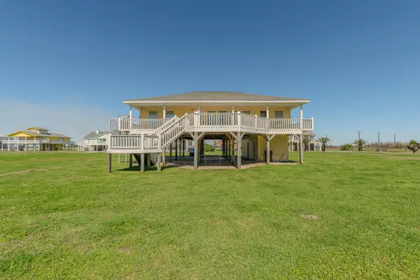 3520 Hannas Reef, Crystal Beach, TX 77650