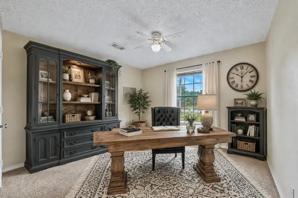 201 Red Oak Circle, Brazoria, TX 77422