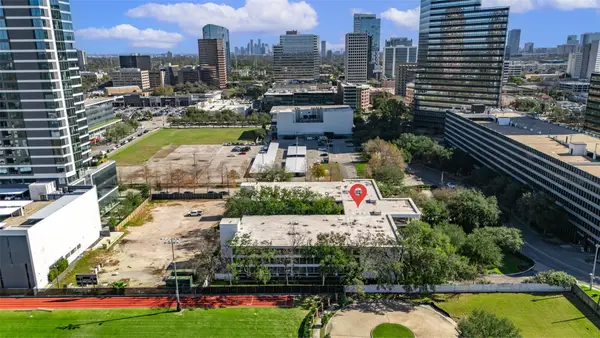 5050 Ambassador Way #120, Houston, TX 77056