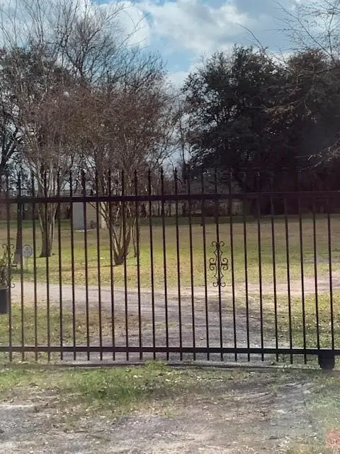 2722 E Almeda Genoa Road E, Houston, TX 77047 - Image #1