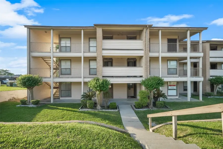 101 Lakeview Terrace #D, Montgomery, TX 77356 - #2