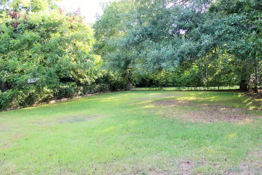 407 N Chappell Hill Street, Brenham, TX 77833-3913 - Image #2