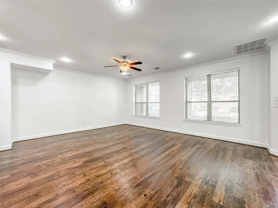 717 Via Lago, Webster, TX 77598 - #3