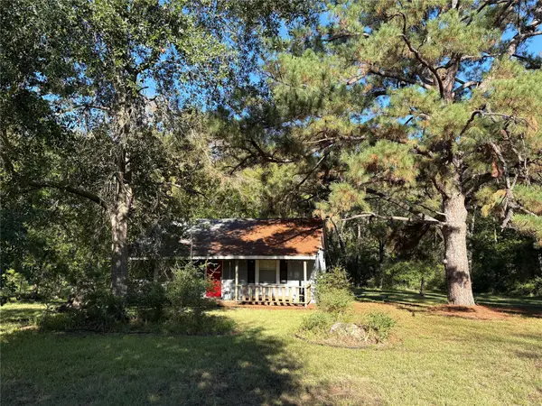 1704 S Commerce Street, Centerville, TX 75833