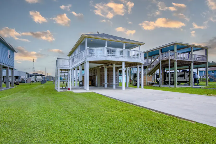 143 Ocean View Drive, Crystal Beach, TX 77650 - Image #3