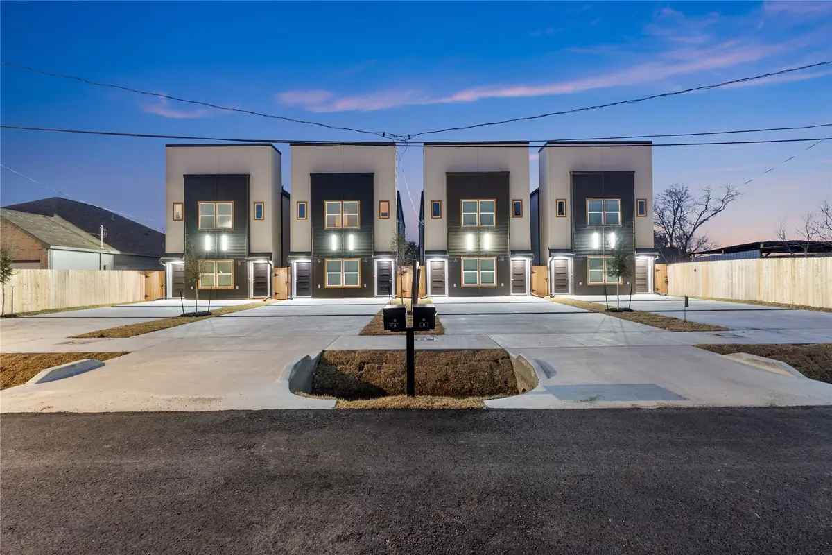 9819 Turnbow #A-B, Houston, TX 77029 - #1