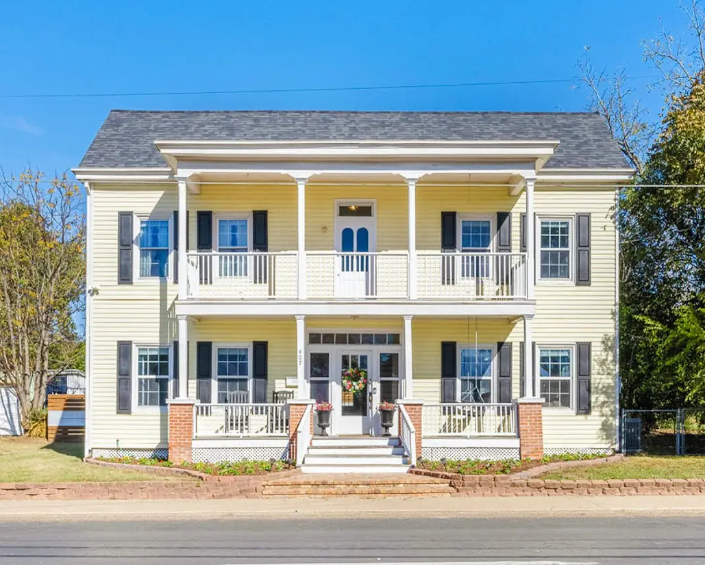 407 E Alamo Street, Brenham, TX 77833 - Image #1