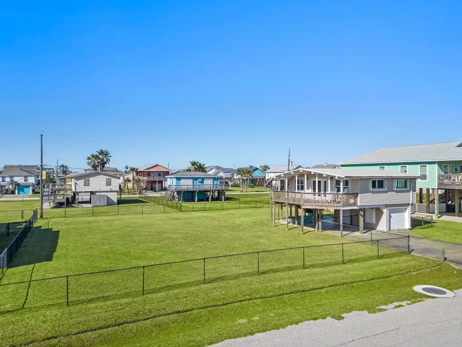 4208 Hardin Drive, Galveston, TX 77554 - Image #2