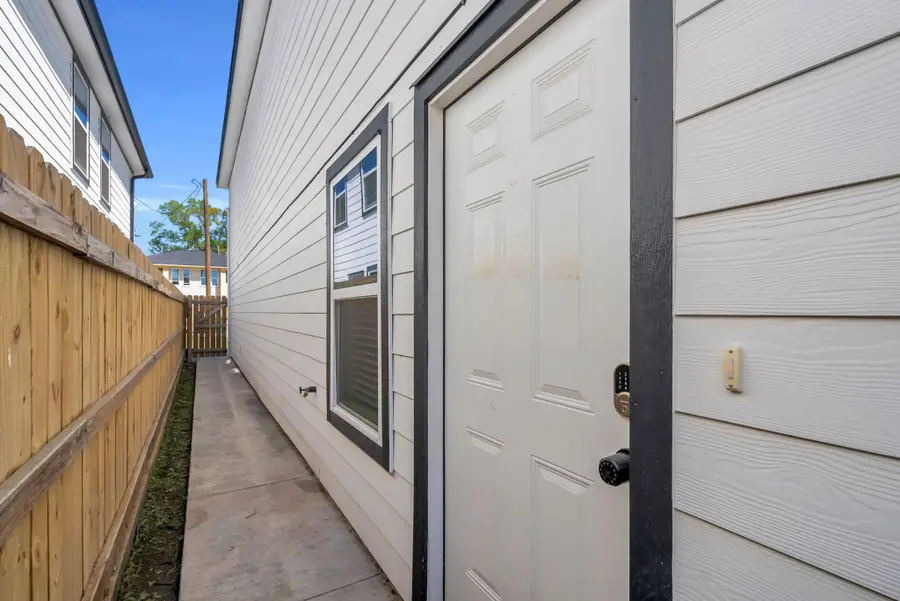 8124 Sterlingshire Street #A and B, Houston, TX 77078 - #3